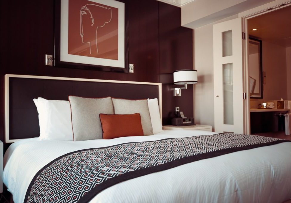 bed-bedroom-cozy-164595